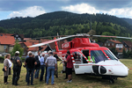 Die Besucherinnen und Besucher der Informationsveranstaltung in Lautenthal konnten auch den BGR-Hubschrauber besichtigen.