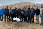Das Messteam im ehemaligen Uranbergbaugebiet Mailuu Suu in Kirgisistan. Die Untersuchungen mit dem Drohnensystem fanden im Oktober 2021 statt.