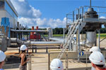 Die Außenanlagen des Geothermiekraftwerks in Rittershofen im Oberrheingraben in Frankreich während einer Exkursion des Verbundprojekts im Juli 2022.