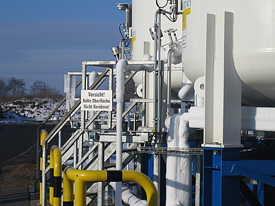 CO2-Tanks und Leitungen am Pilotstandort Ketzin, Havel (2010)