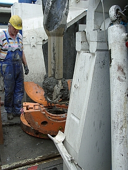 Wechsel des ersten Rollenmeißels